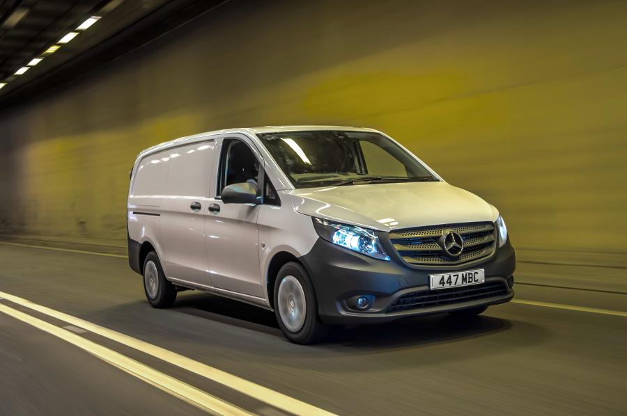  Mercedes-Benz Vito Panel Van 2015 года  (UK) (фото 2 из 30)